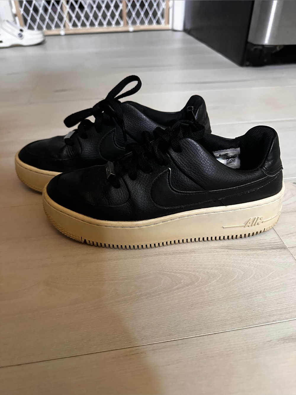 Nike Air Force 1 Black leather Sage Low Size 7 0118